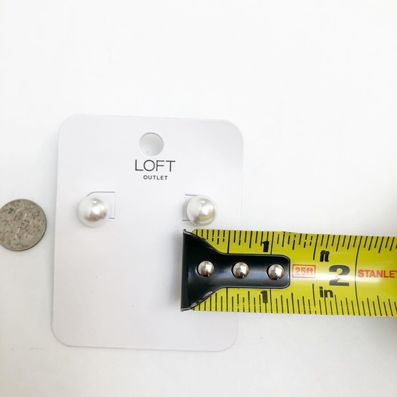 Loft outlet faux pearl stud earrings - Picture 2 of 3